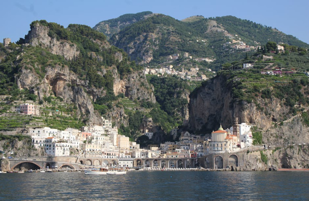 Atrani beach bezoeken: praktische tips voor een strandvakantie aan de Amalfikust