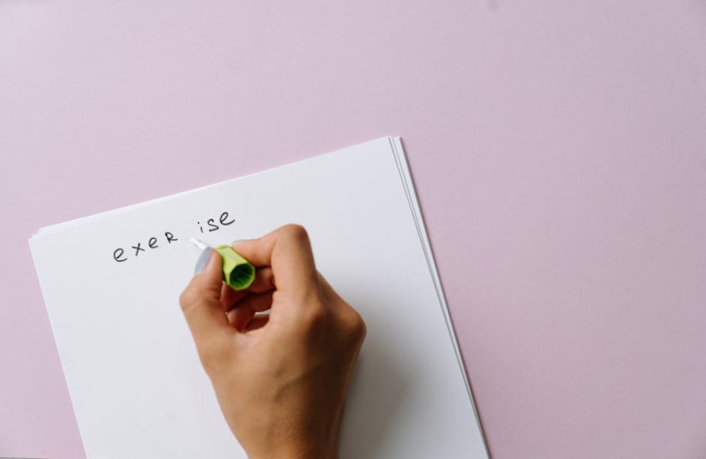 Wat is het verschil tussen mee en me? Wij leggen het simpel uit