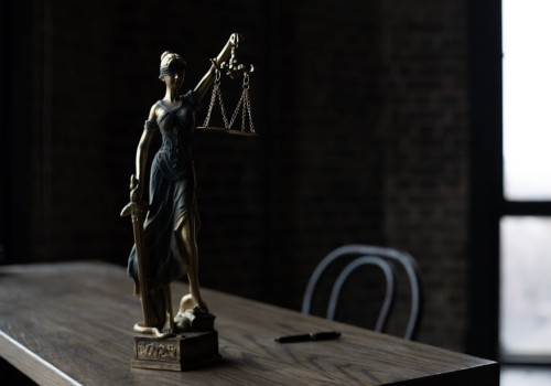 wat betekent het spreekwoord door de mand vallen?